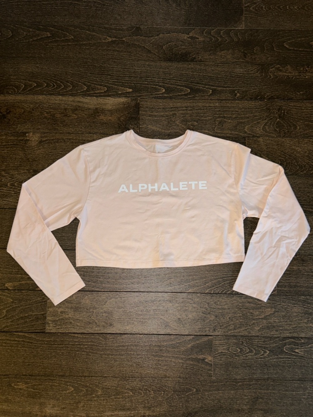 ALPHALETE Cropped Long Sleeve Tee - Pale Pink